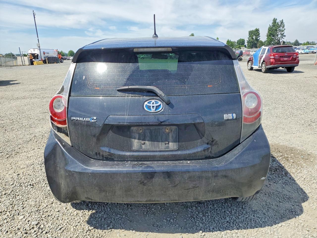 2014 Toyota Prius C One - zdjęcie 6