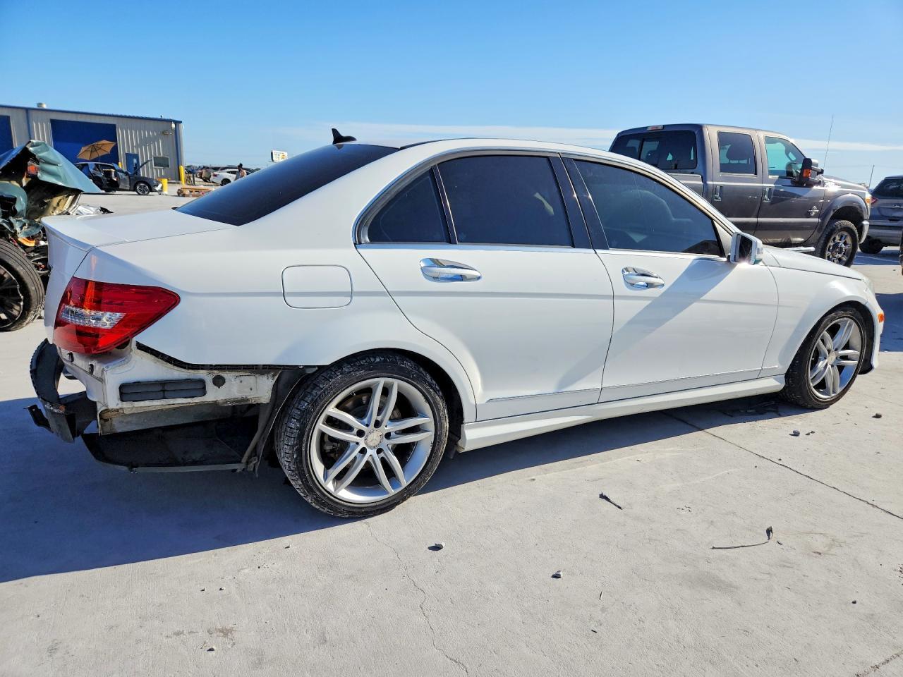 2013 Mercedes-Benz C 250 - zdjęcie 3