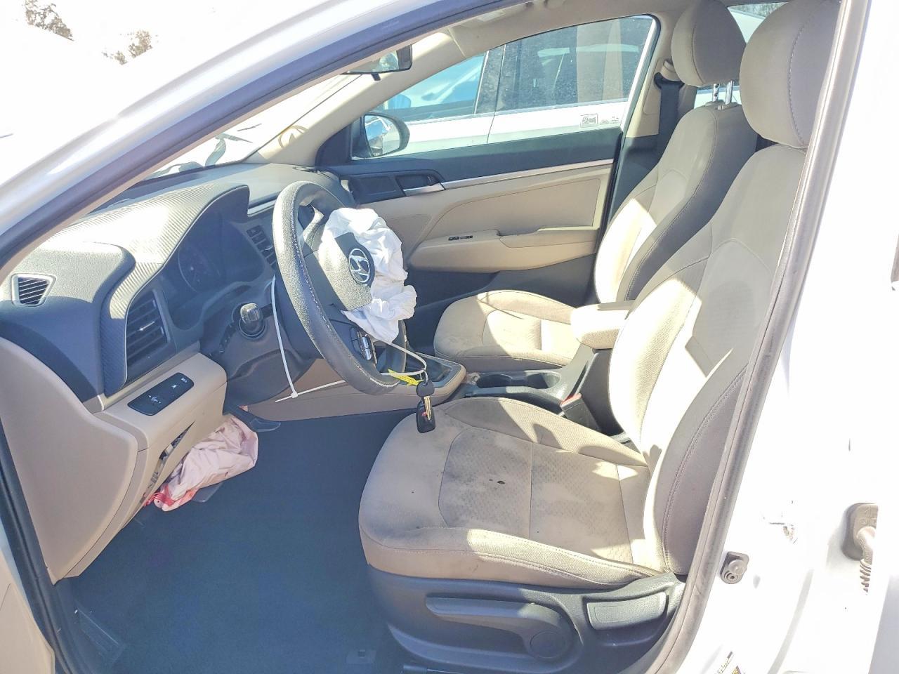 2020 Hyundai Elantra Se - zdjęcie 7