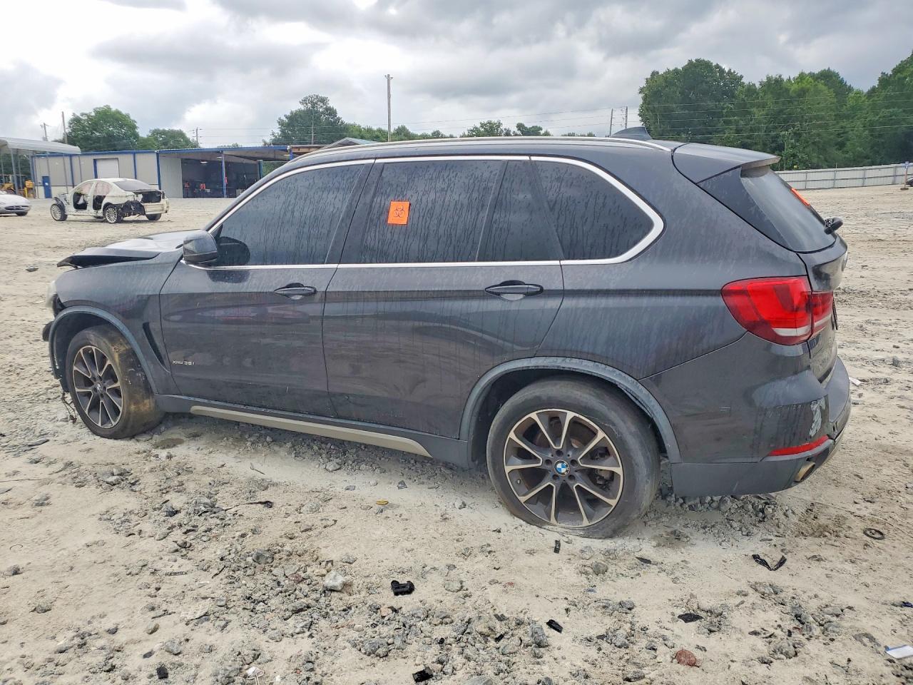 2017 BMW X5 xDrive35I - zdjęcie 2