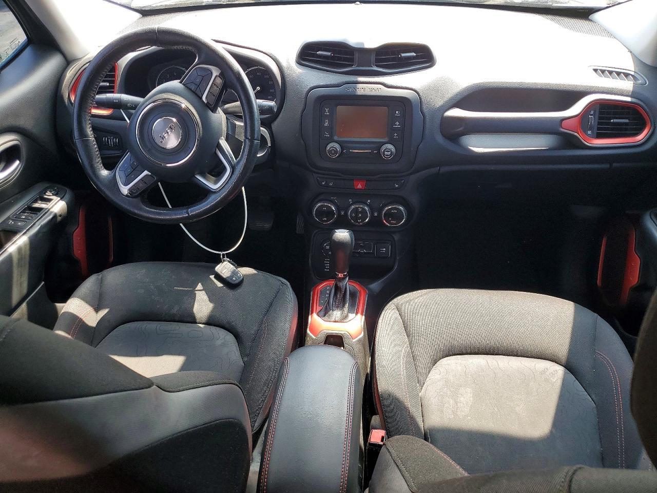 2016 Jeep Renegade Trailhawk - zdjęcie 8