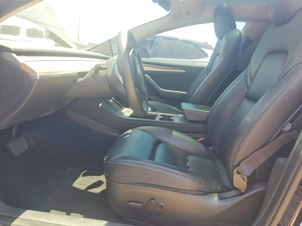 2023 Tesla Model 3 - zdjęcie 7