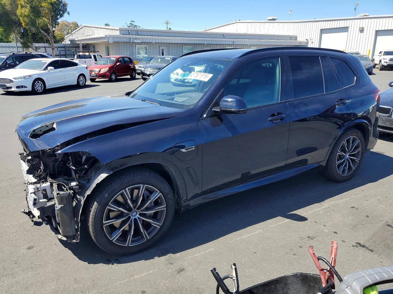 2022 BMW X5 xDrive45E - zdjęcie główne