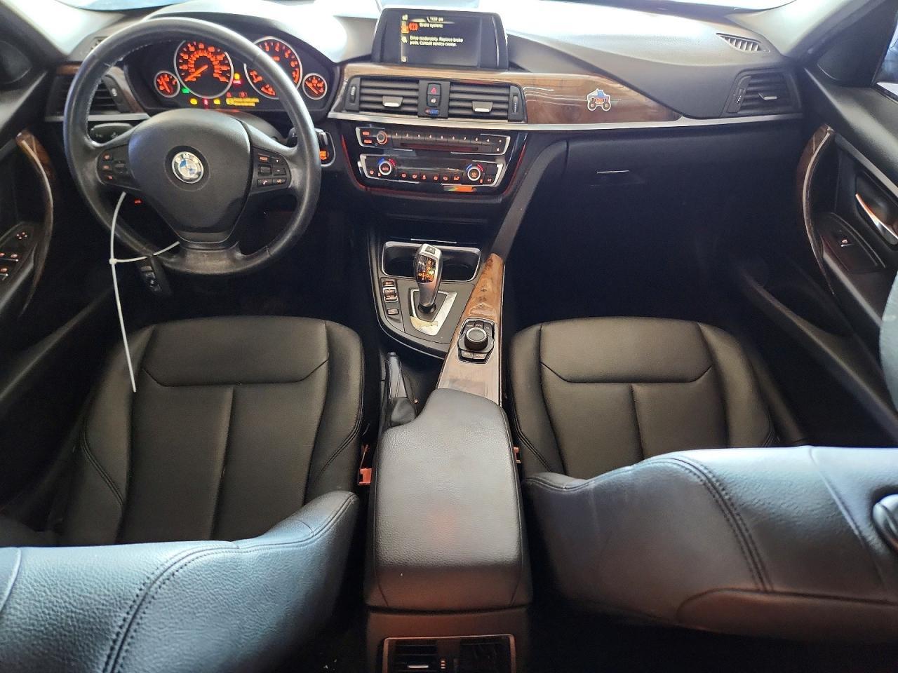 2016 BMW 320 I - zdjęcie 8