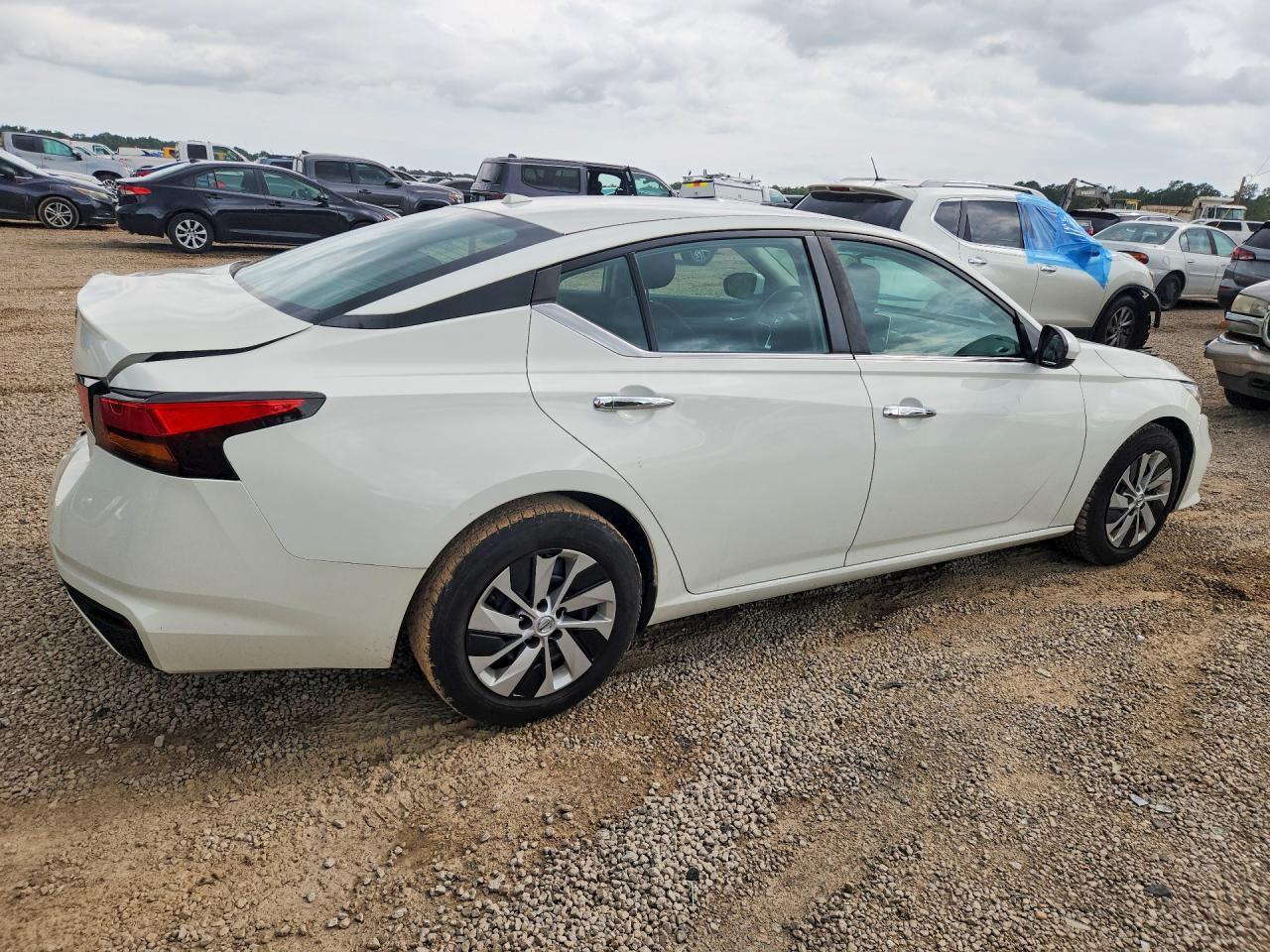2020 Nissan Altima S - zdjęcie 3