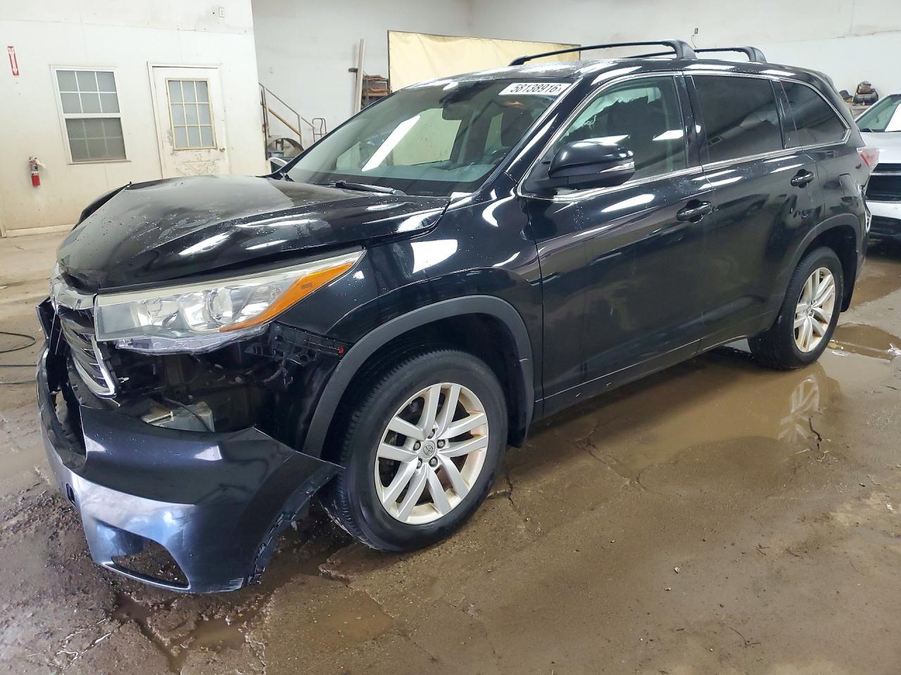2015 Toyota Highlander Le - zdjęcie główne
