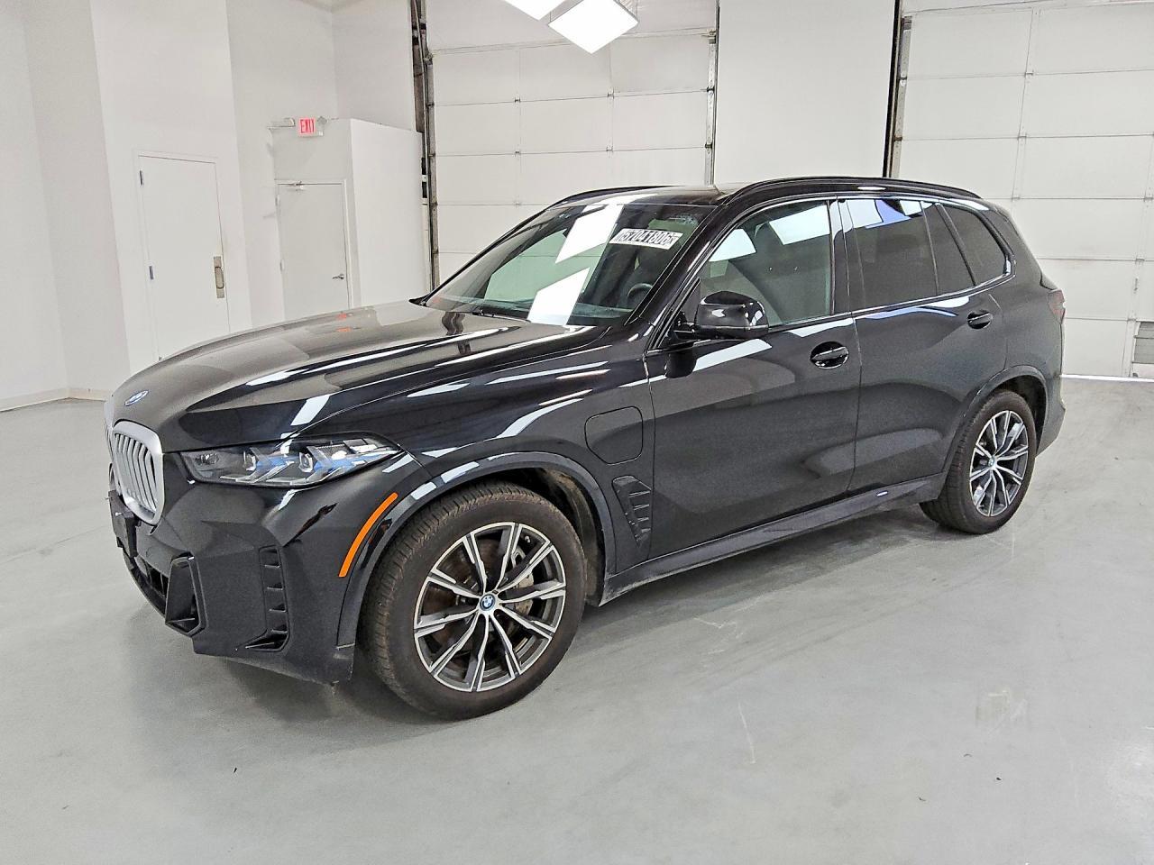 2025 BMW X5 xDrive50E - zdjęcie główne