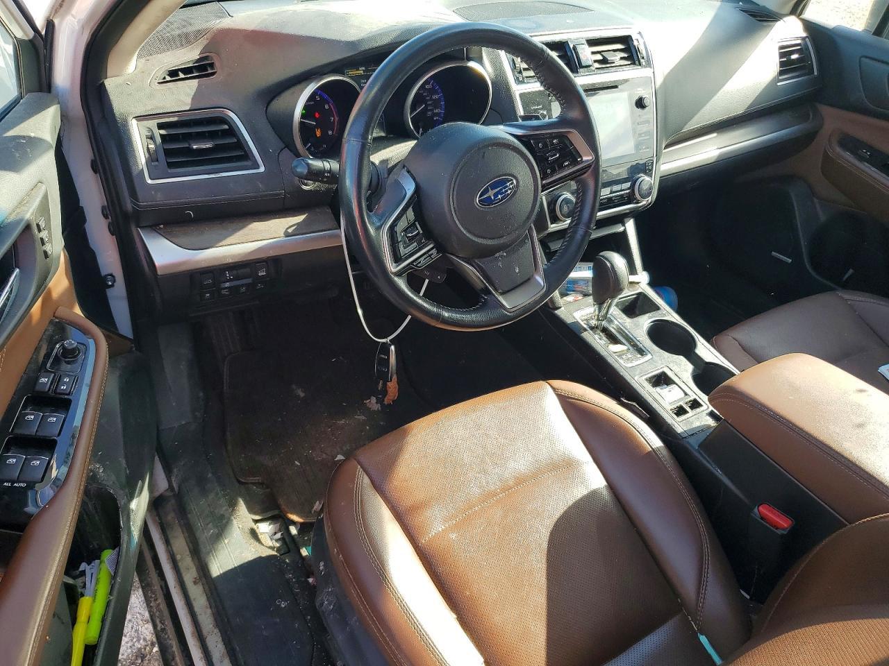 2018 Subaru Outback Touring - zdjęcie 8