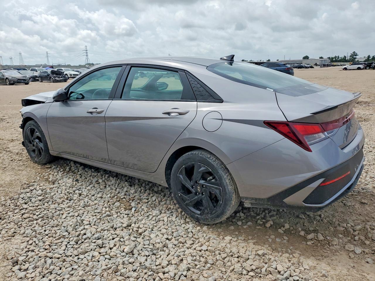 2026 Hyundai Elantra Sel Sport - zdjęcie 2