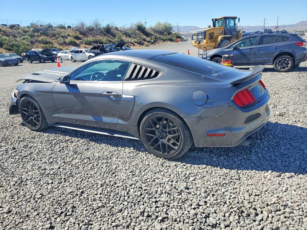 2017 Ford Mustang - zdjęcie 2