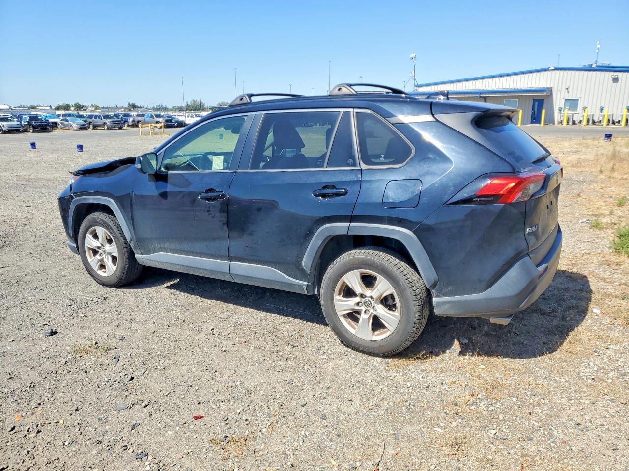 2019 Toyota Rav4 Xle - zdjęcie 2