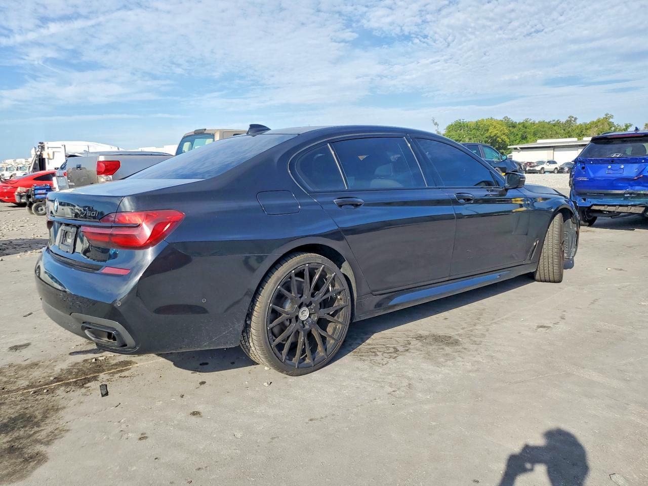 2016 BMW Seria 7 750i - zdjęcie 3