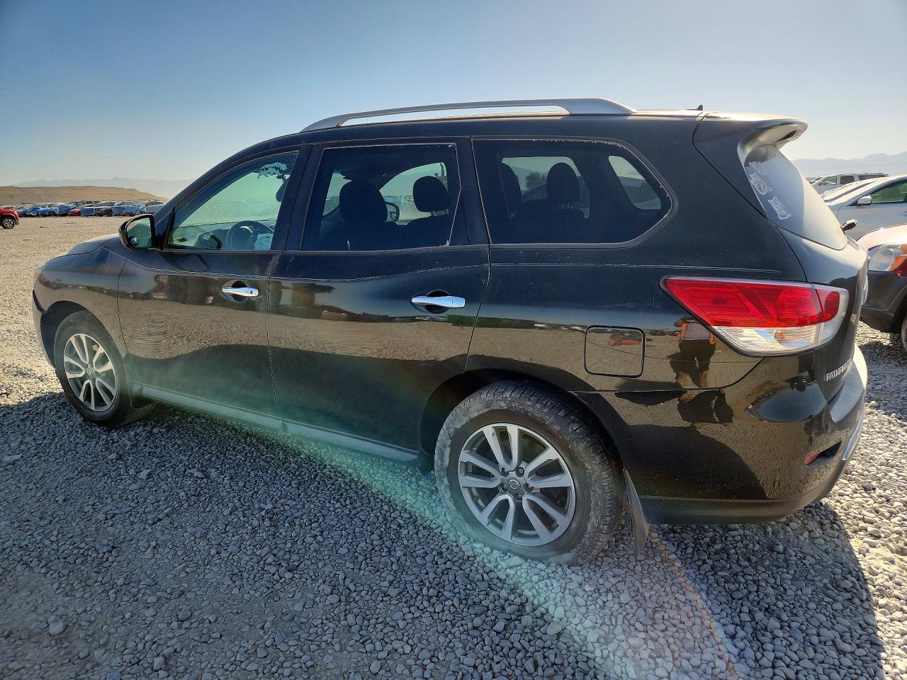 2015 Nissan Pathfinder Sv - zdjęcie 2