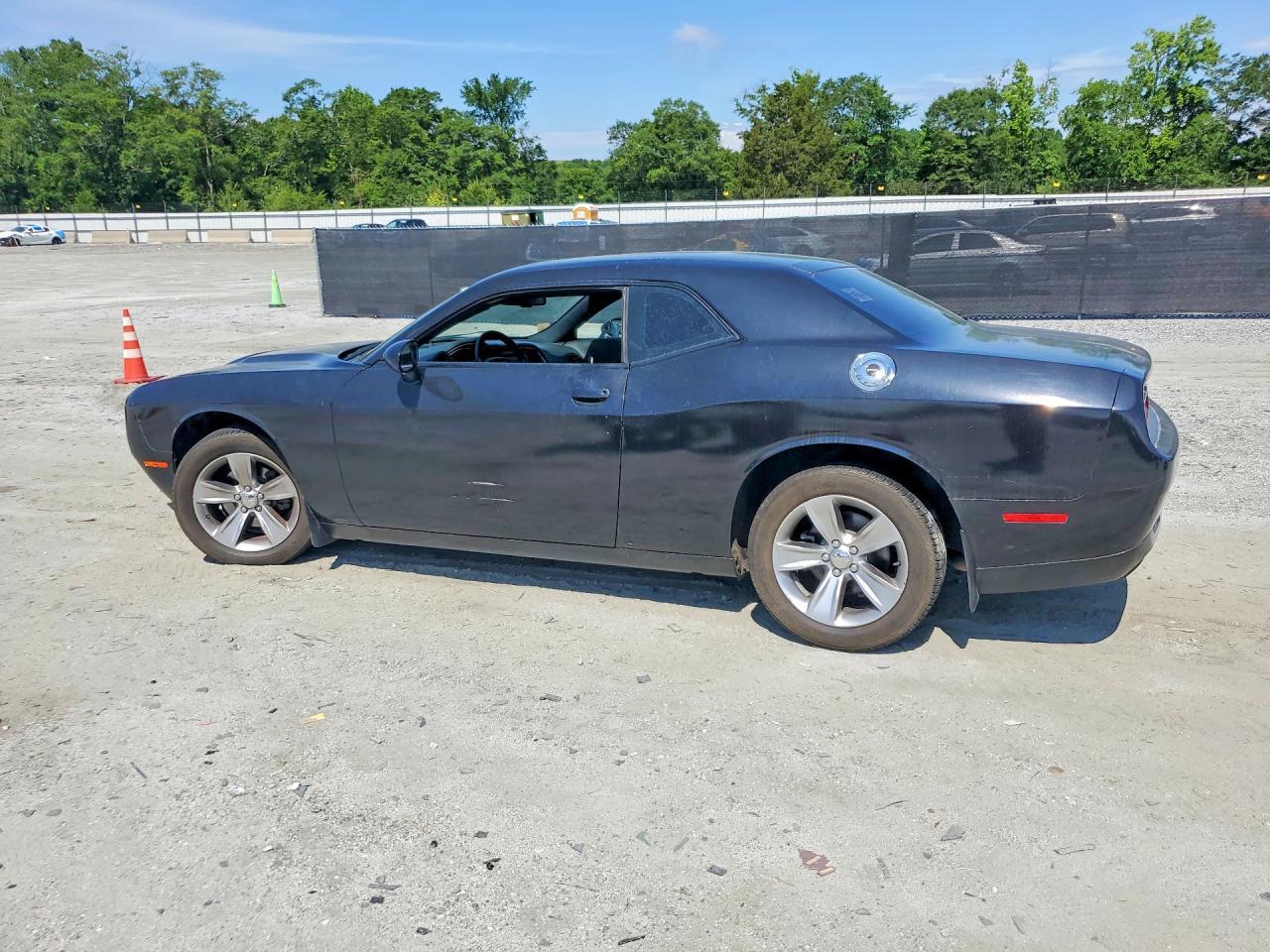 2017 Dodge Challenger Sxt - zdjęcie 2