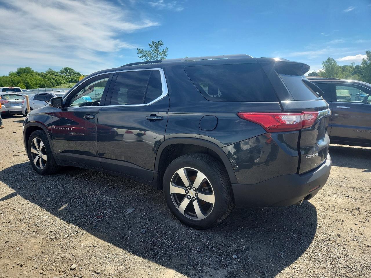 2018 Chevrolet Traverse Lt - zdjęcie 2