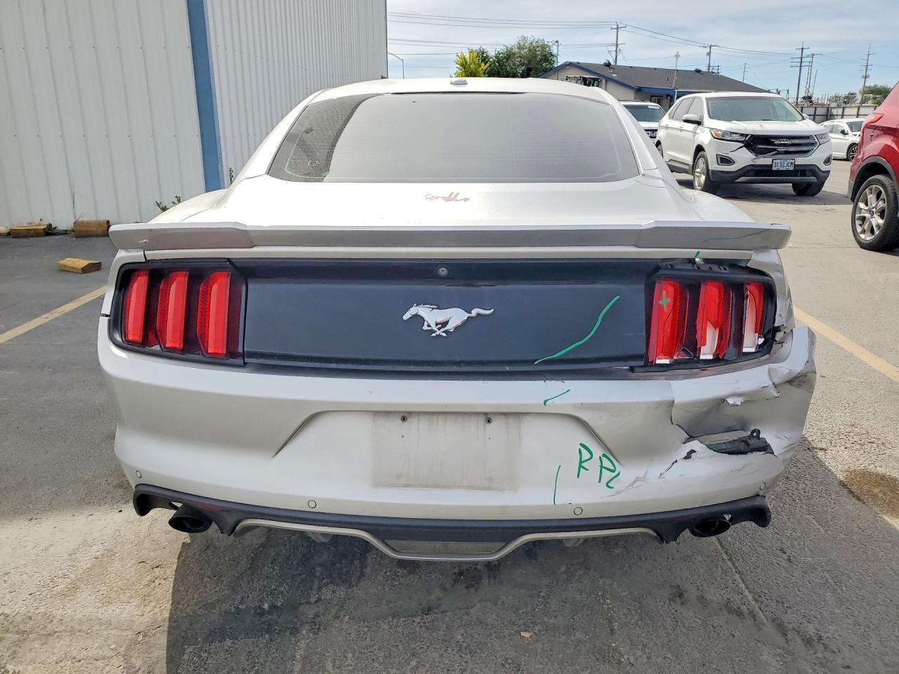 2016 Ford Mustang - zdjęcie 6