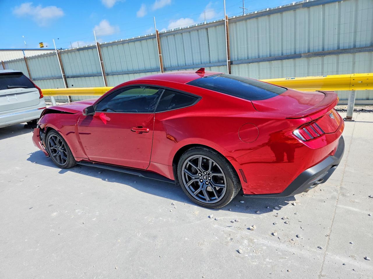 2024 Ford Mustang - zdjęcie 2