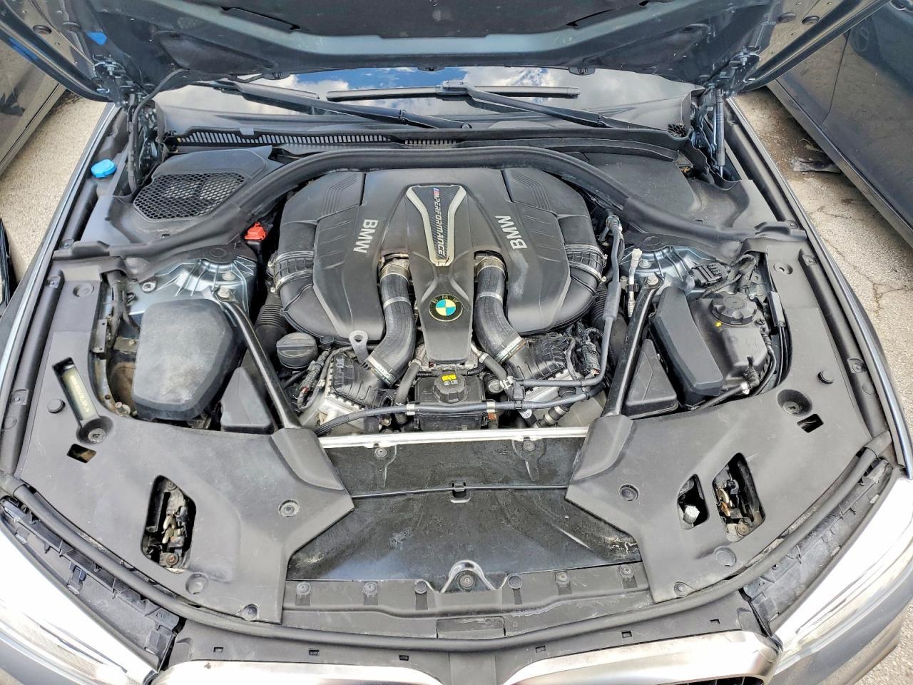2018 BMW M550Xi - zdjęcie 11
