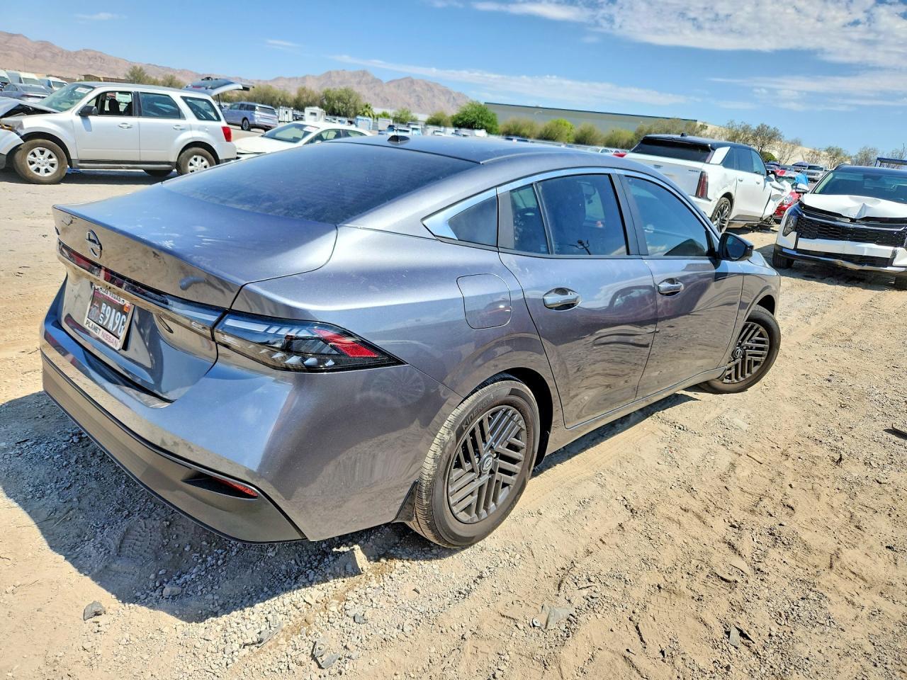 2026 Nissan Sentra Sv - zdjęcie 3