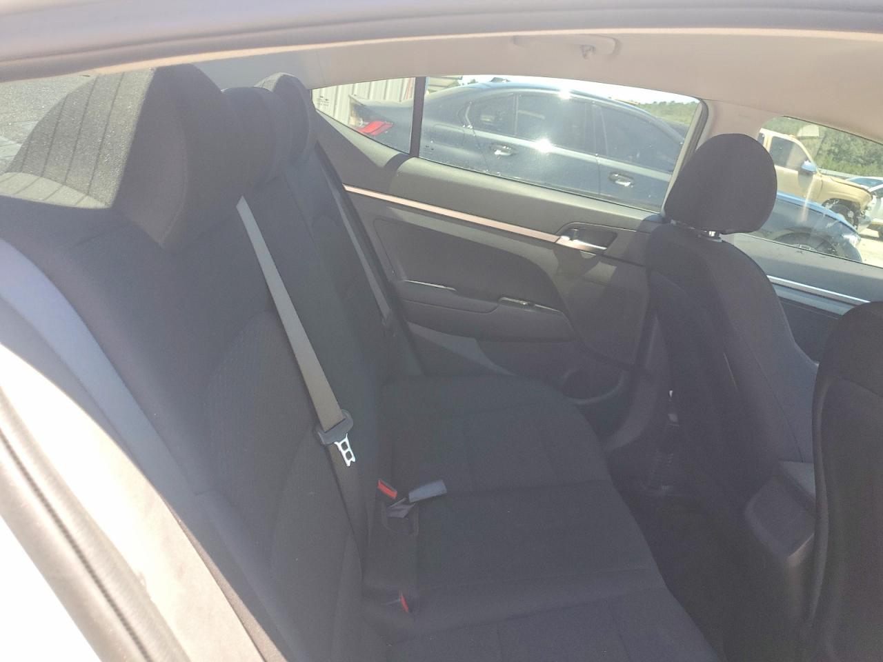 2020 Hyundai Elantra Se - zdjęcie 10