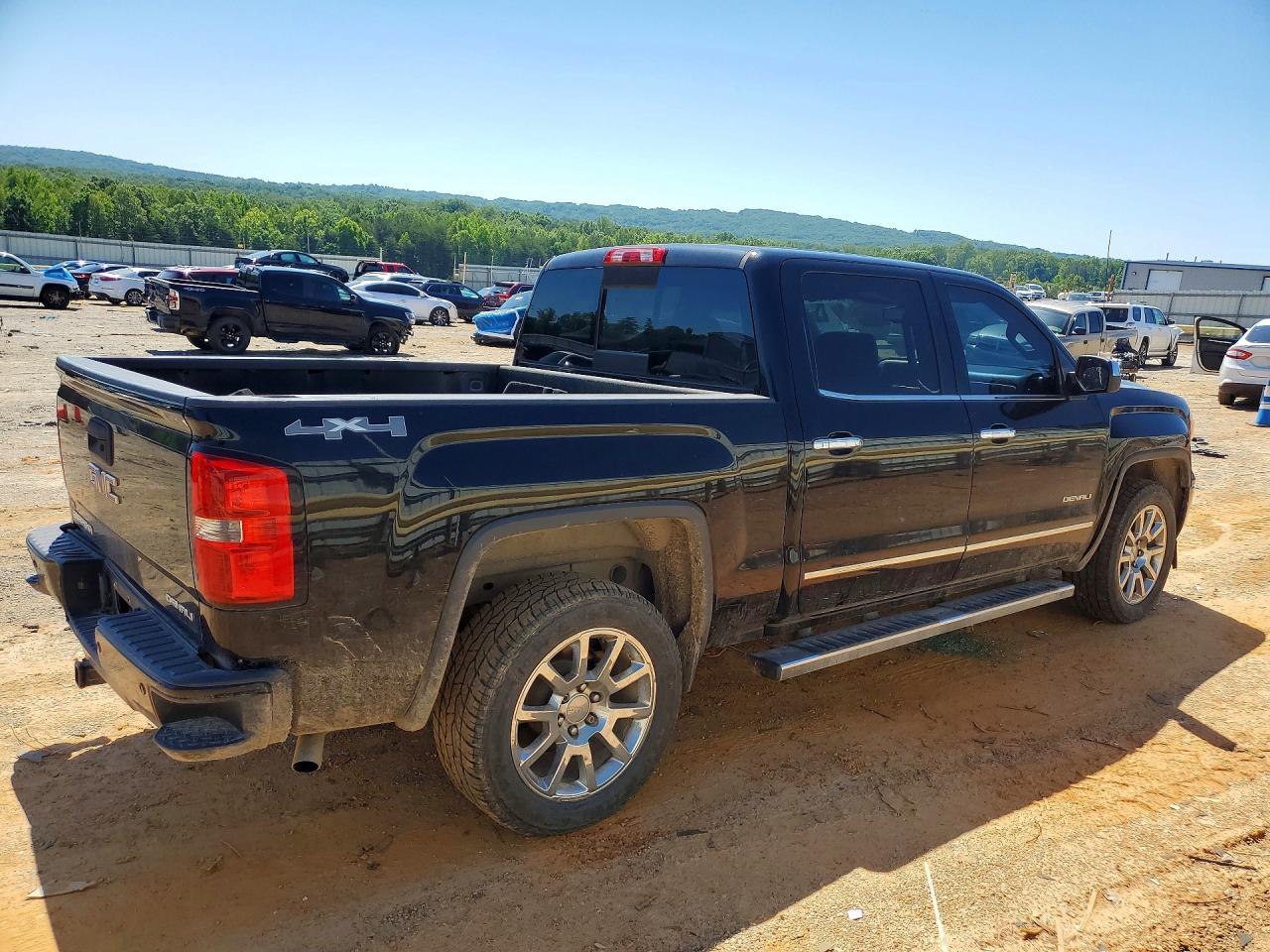 2015 GMC Sierra K1500 Denali - zdjęcie 3