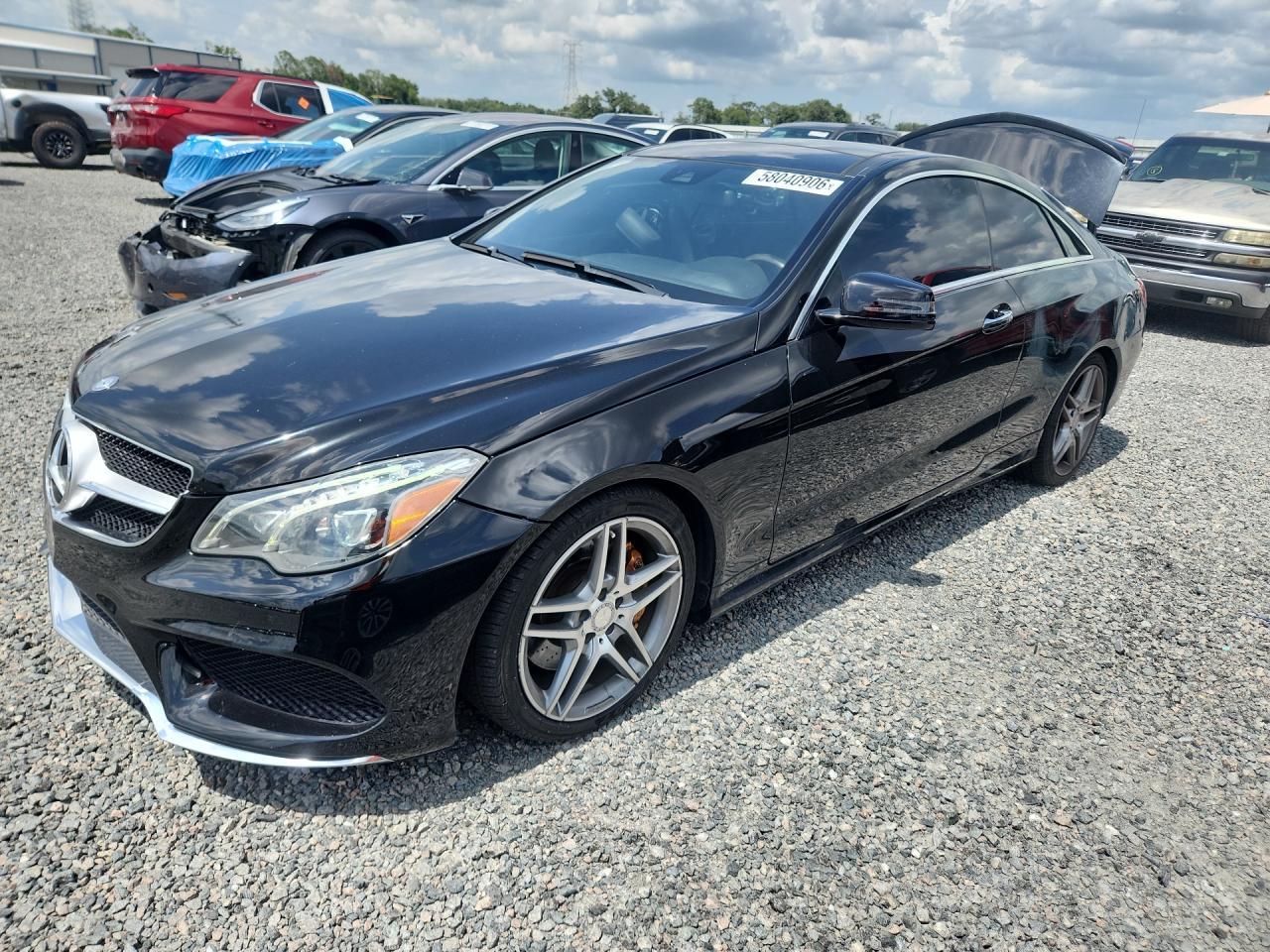2016 Mercedes-Benz E 400 - zdjęcie główne