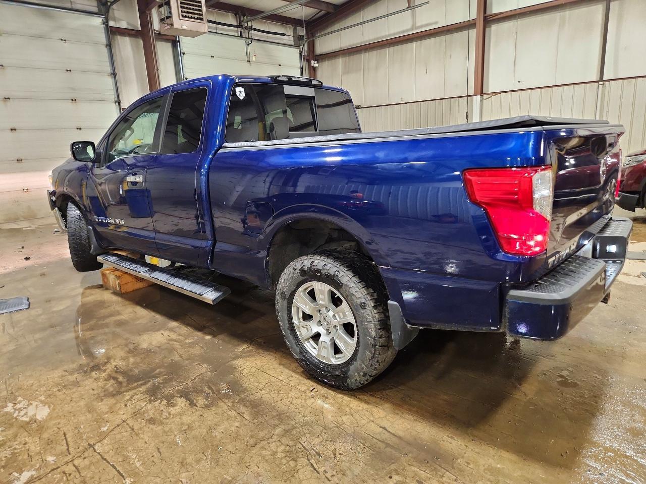 2018 Nissan Titan Sv - zdjęcie 2