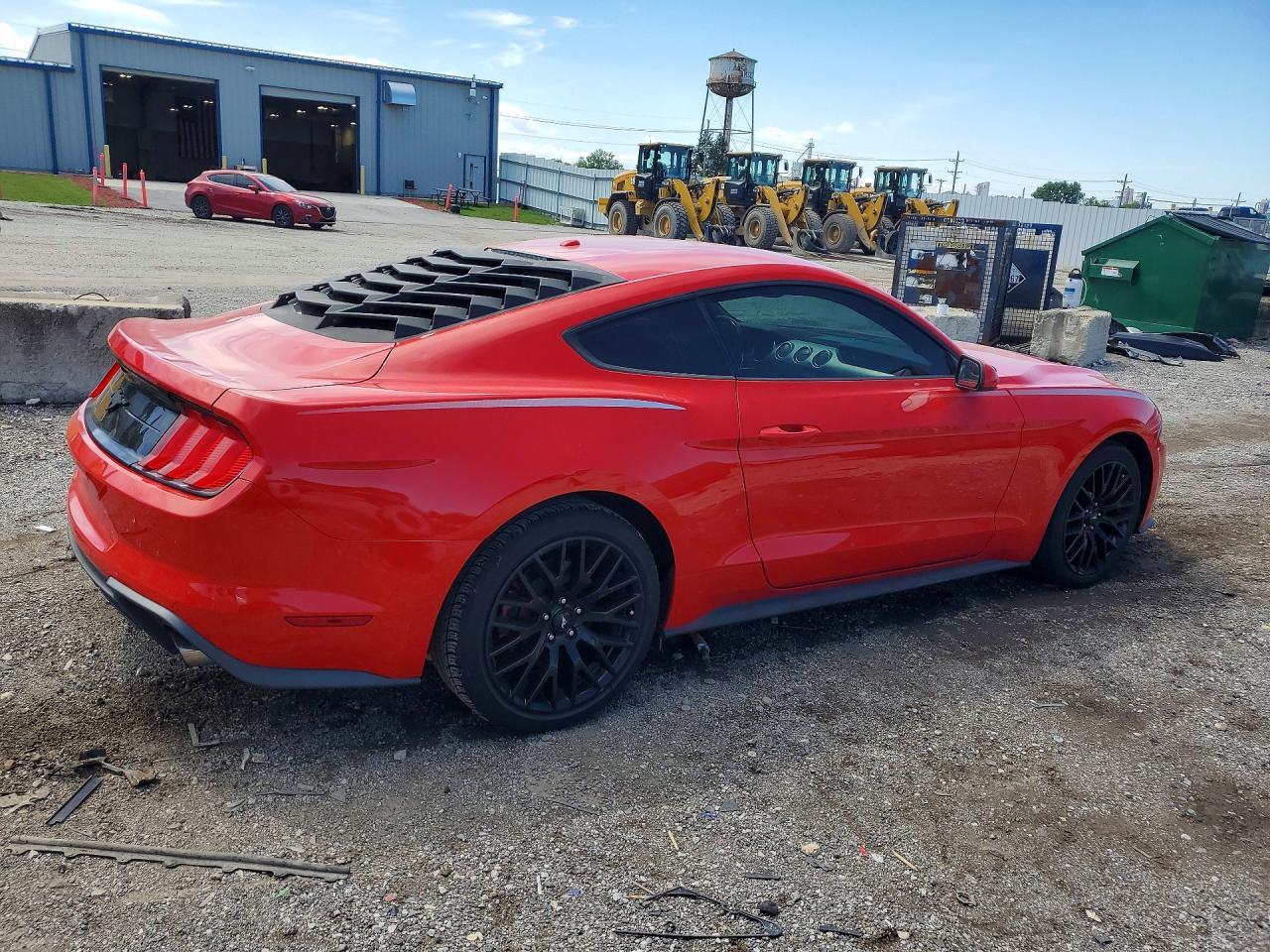 Ford Mustang Coupe - zdjęcie 3