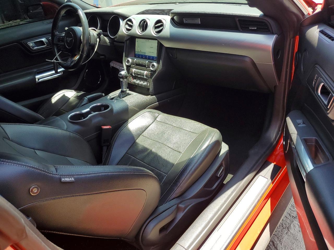 2019 Ford Mustang - zdjęcie 8