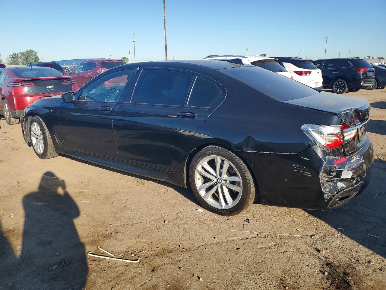 2016 BMW Seria 7 750i - zdjęcie 2
