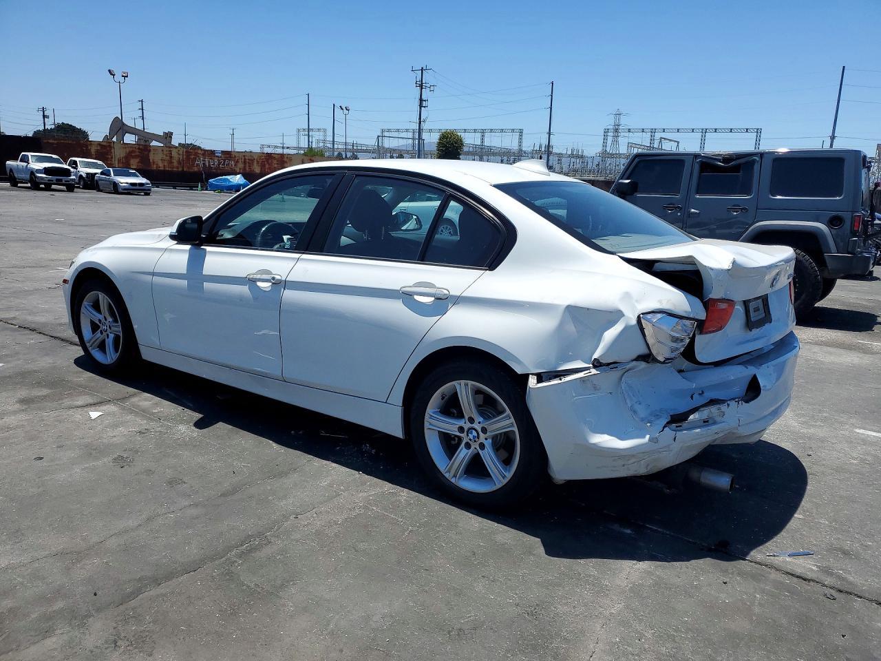2015 BMW 320 I - zdjęcie 2