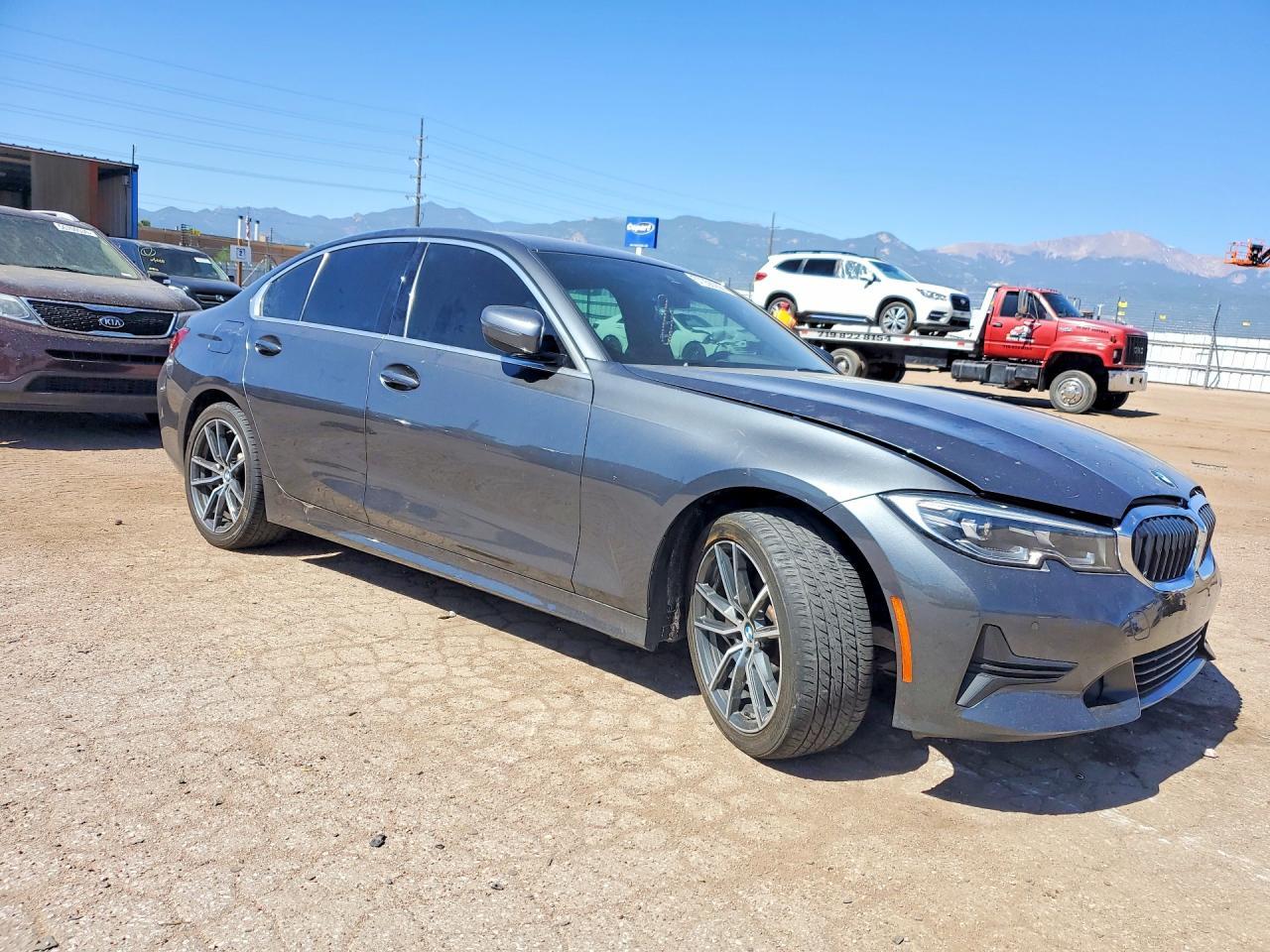2020 BMW Seria 3 330i - zdjęcie 4