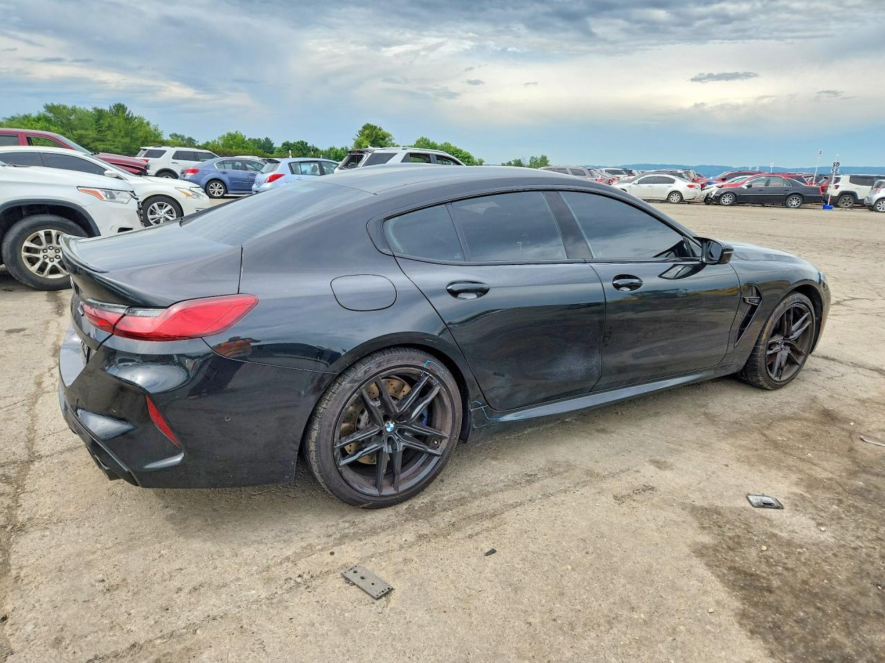 2022 BMW M8 - zdjęcie 3