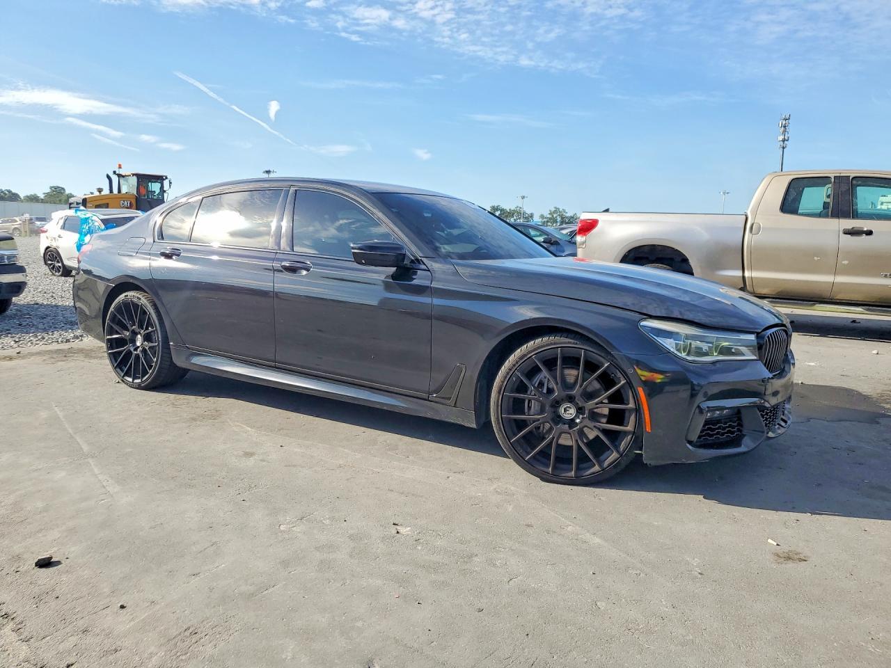 2016 BMW Seria 7 750i - zdjęcie 4