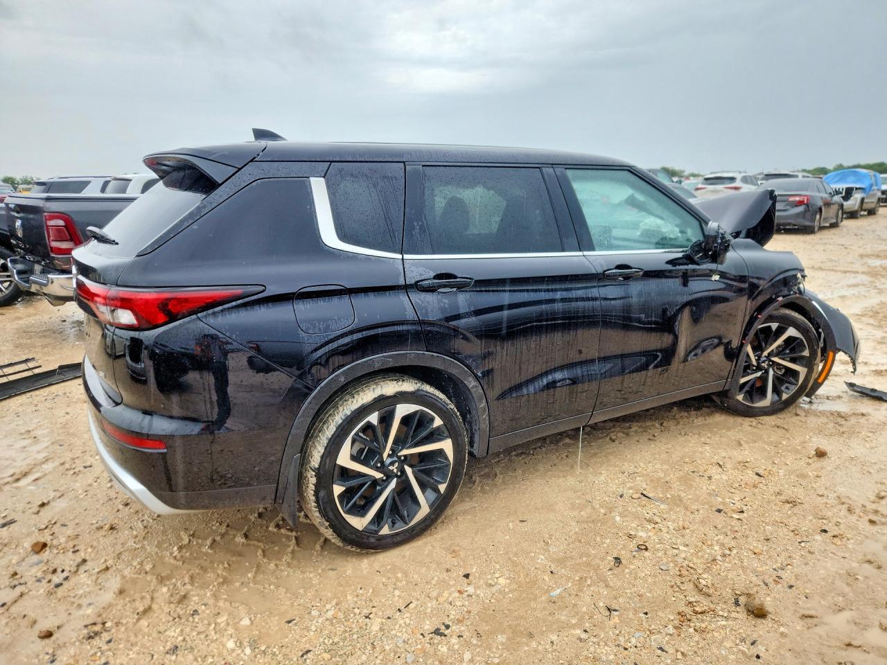 2024 Mitsubishi Outlander Se - zdjęcie 3