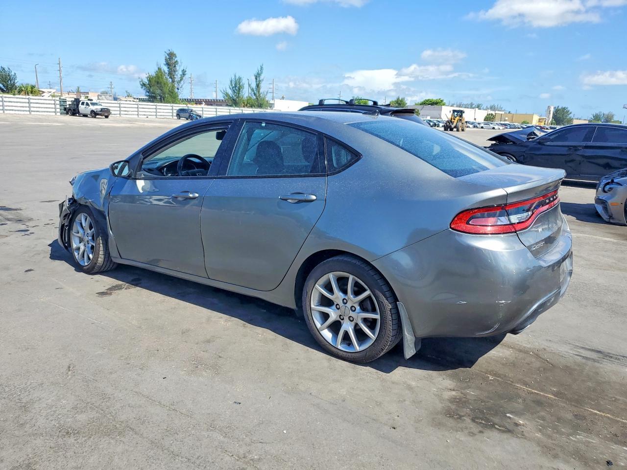 2013 Dodge Dart Sxt - zdjęcie 2