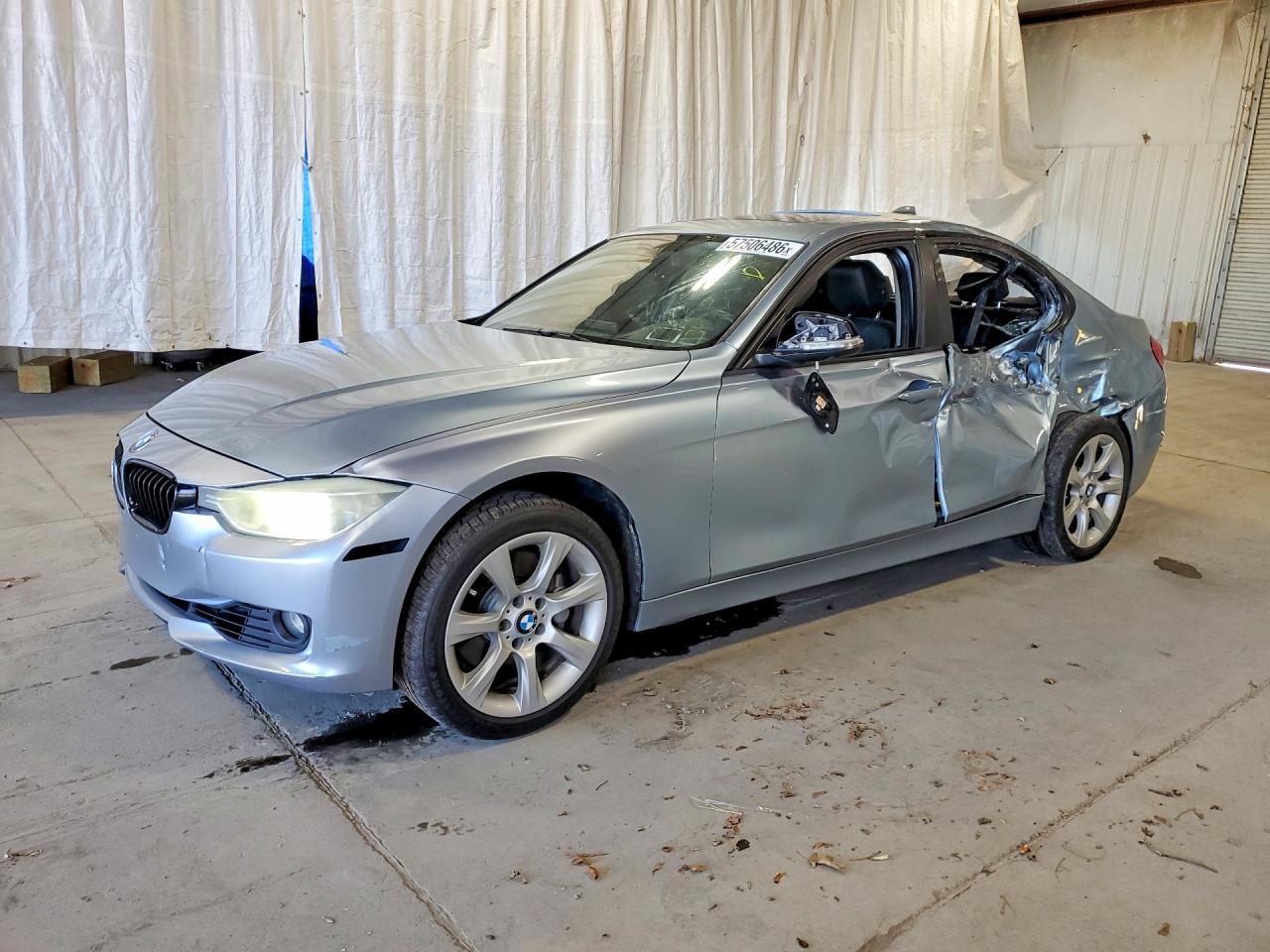 2013 BMW 335 I - zdjęcie główne