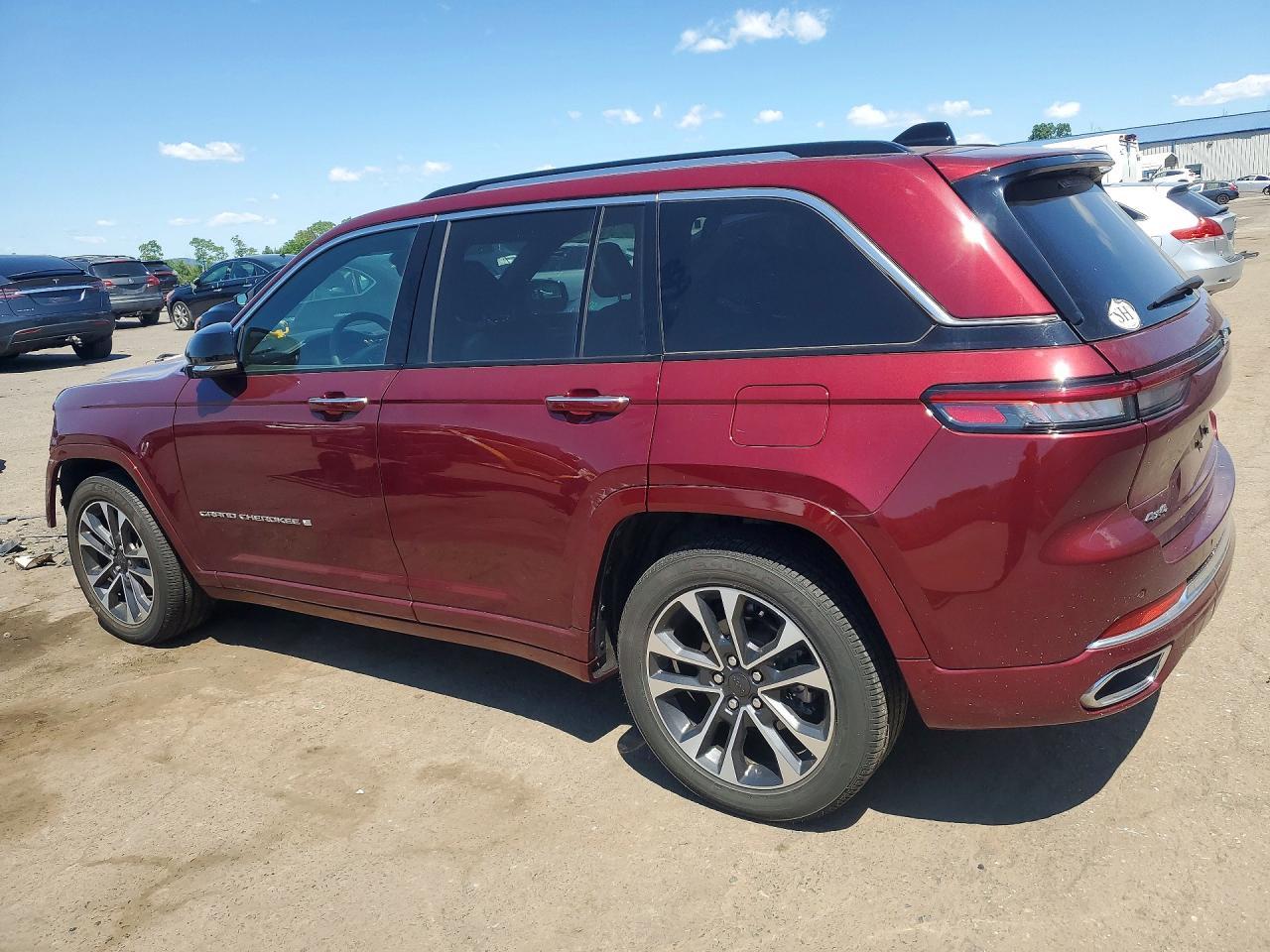 2023 Jeep Grand Cherokee Overland - zdjęcie 2