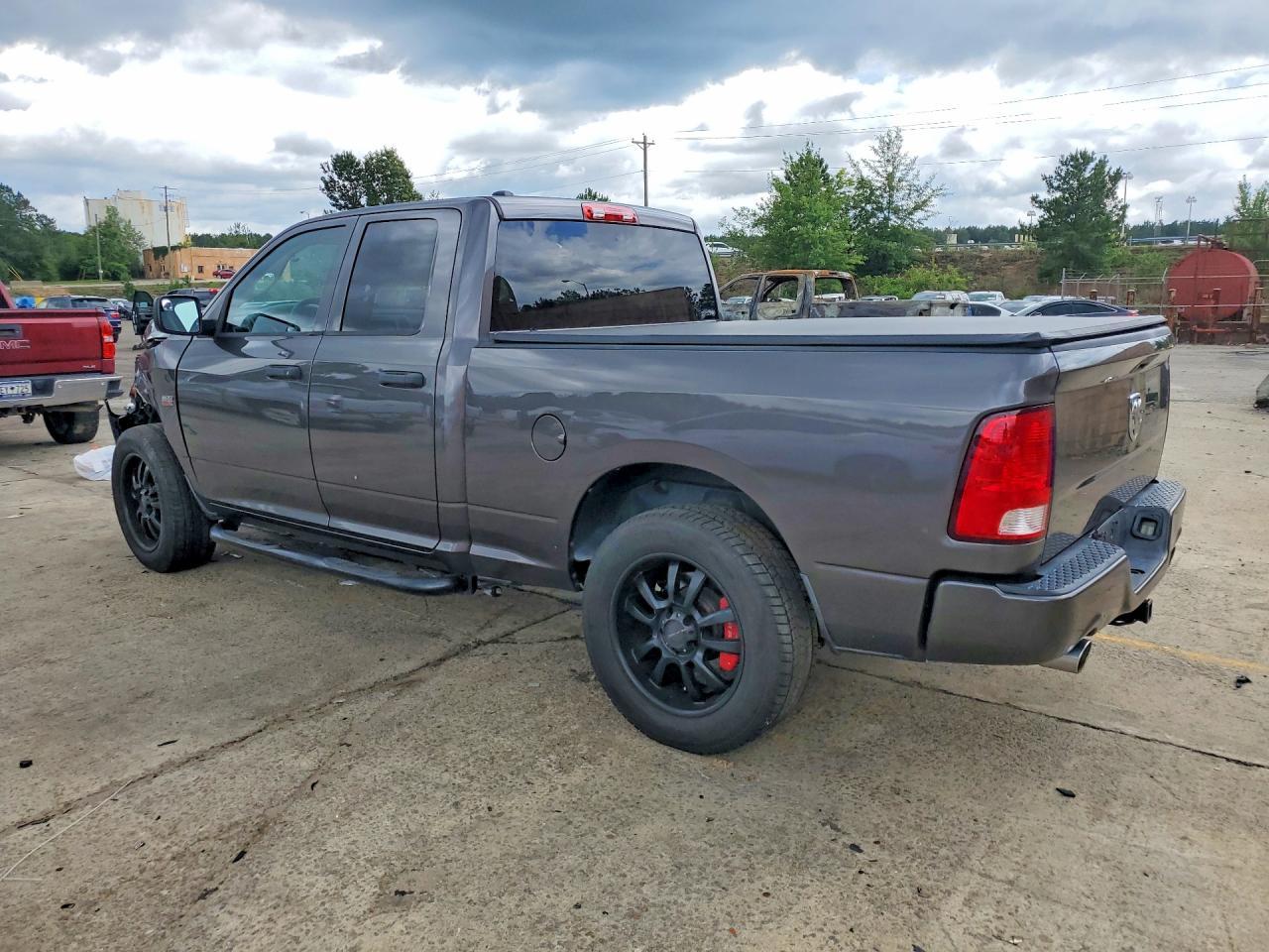 2014 Ram 1500 St - zdjęcie 2