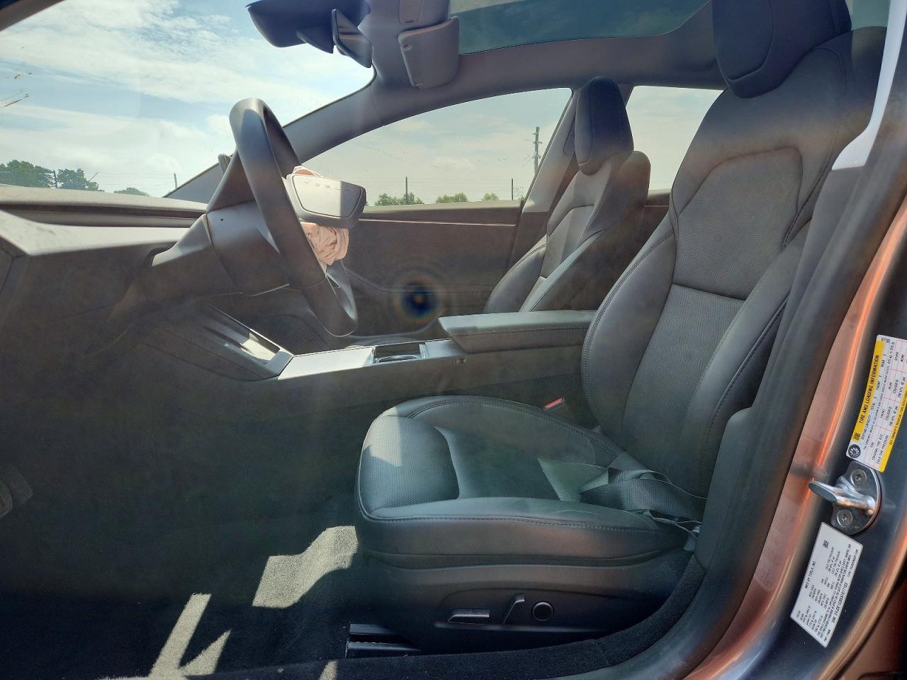 2025 Tesla Model 3 - zdjęcie 7