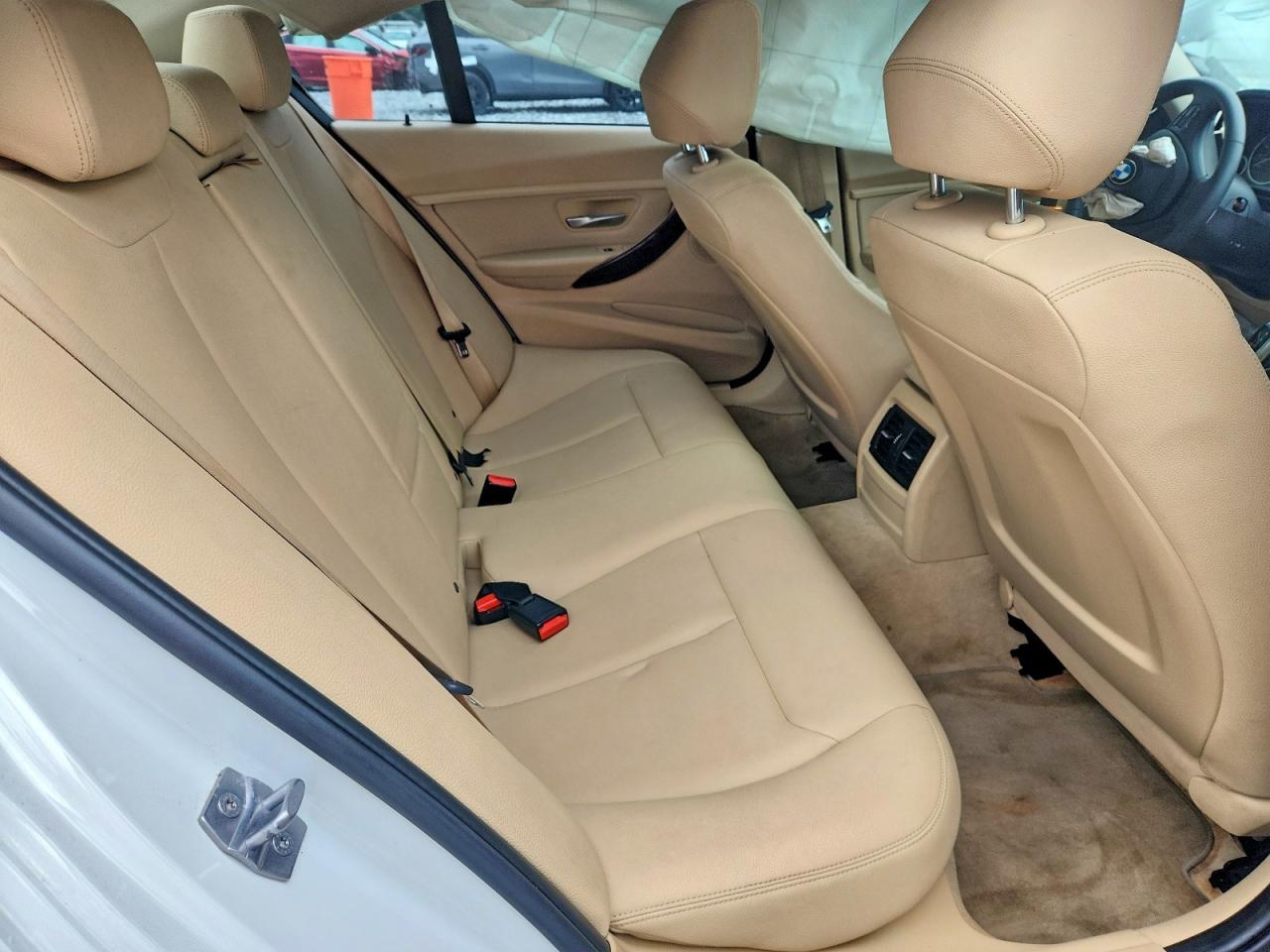 2014 BMW 320 - zdjęcie 10