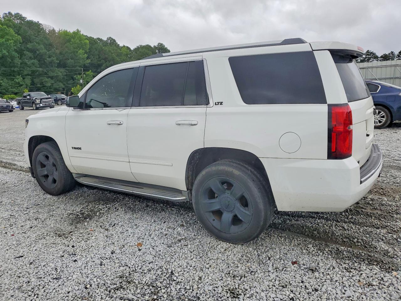 2015 Chevrolet Tahoe C1500 Ltz - zdjęcie 2