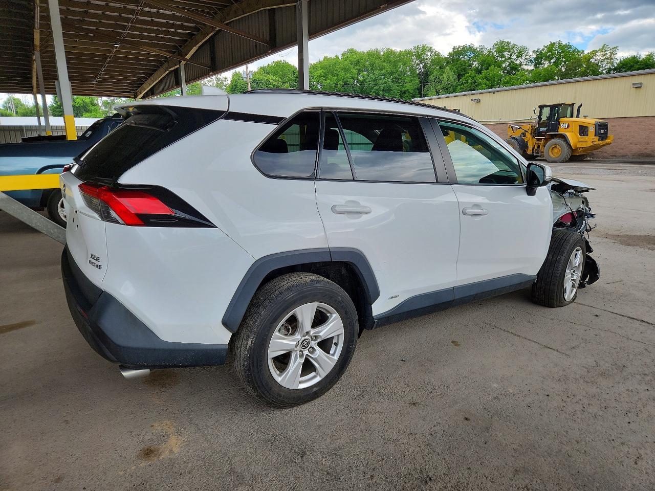 2021 Toyota Rav4 Xle - zdjęcie 3