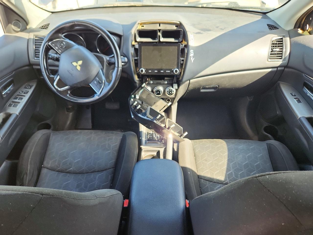 2021 Mitsubishi Outlander Sport Se - zdjęcie 8