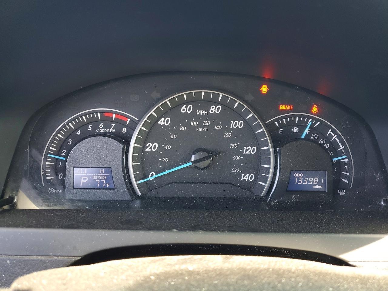 2014 Toyota Camry Le - zdjęcie 9