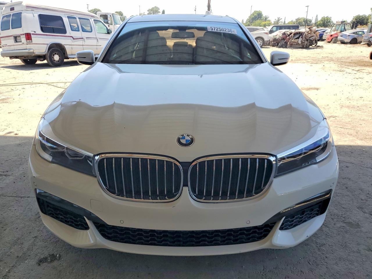 2016 BMW 740 I - zdjęcie 5