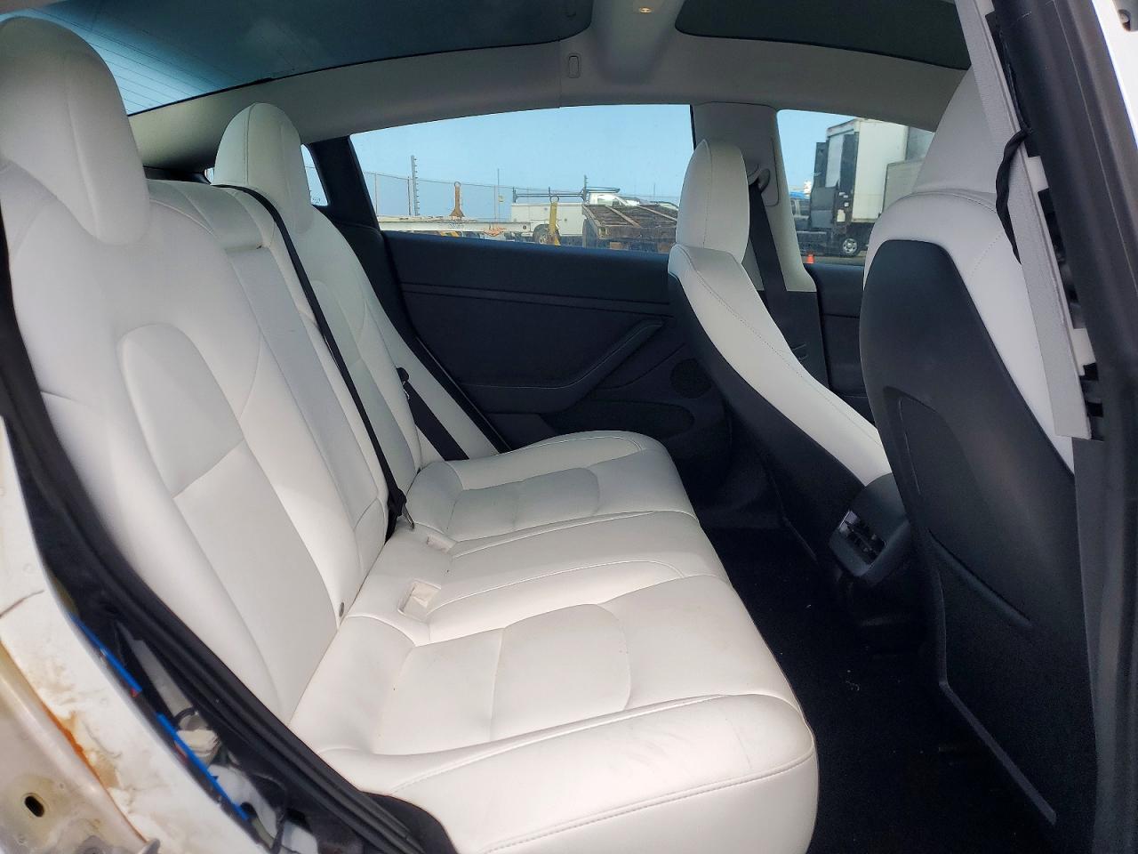 2023 Tesla Model 3 - zdjęcie 10