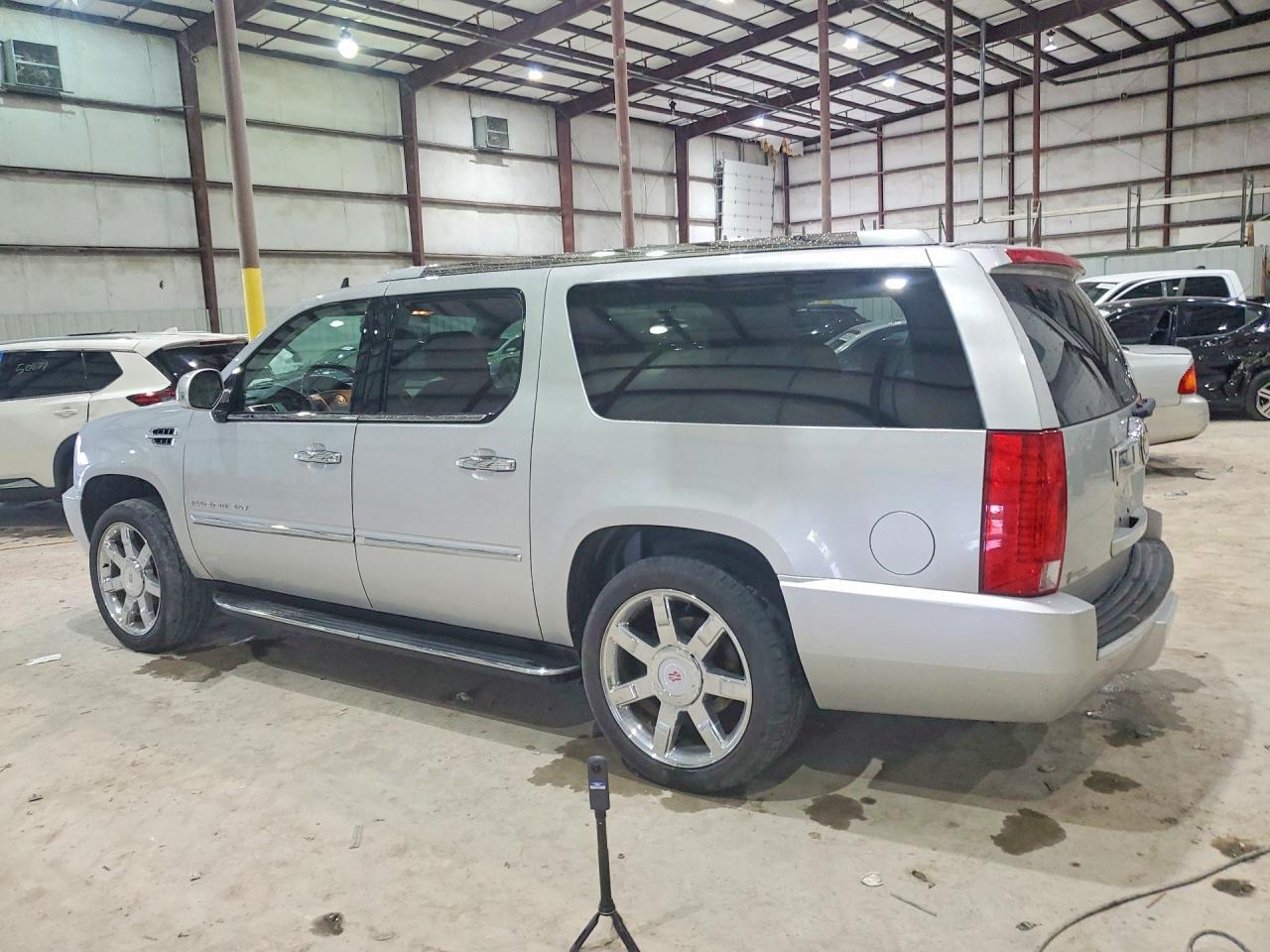 2013 Cadillac Escalade Esv Luxury - zdjęcie 2