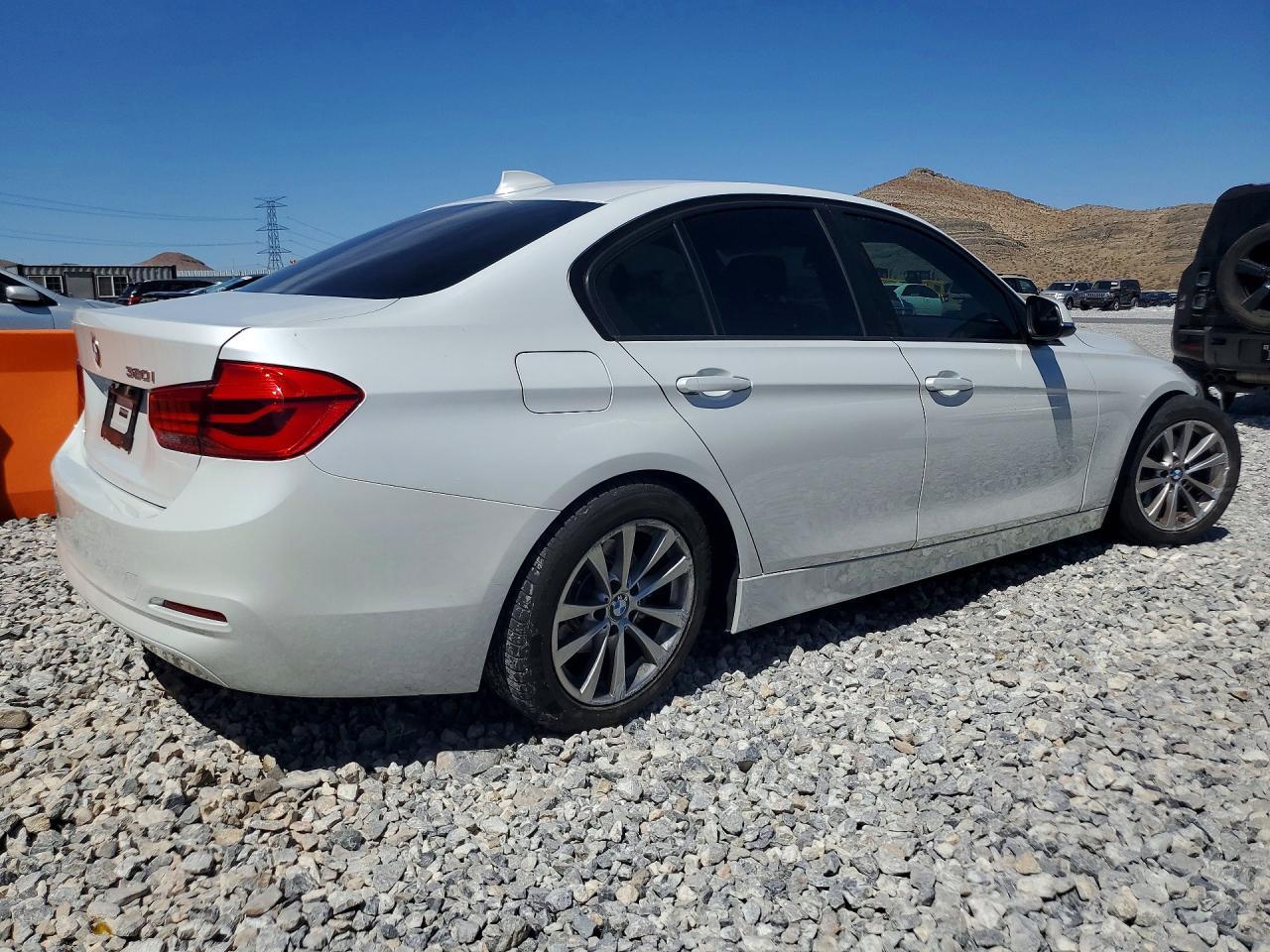 2018 BMW 320 I - zdjęcie 3