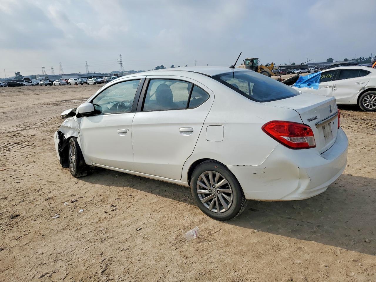 2017 Mitsubishi Mirage G4 Es - zdjęcie 2